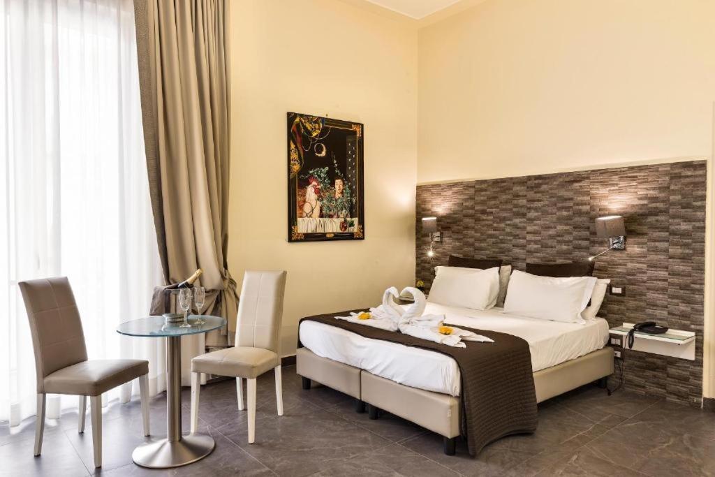 Boutique Hotel Piazza Carita Naples Exterior photo