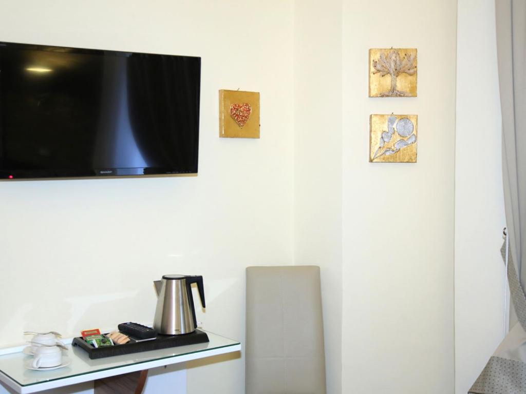 Boutique Hotel Piazza Carita Naples Exterior photo
