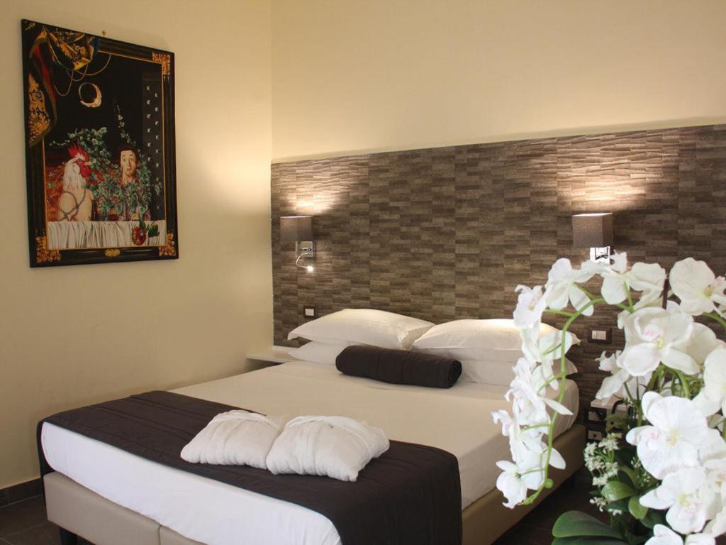 Boutique Hotel Piazza Carita Naples Exterior photo